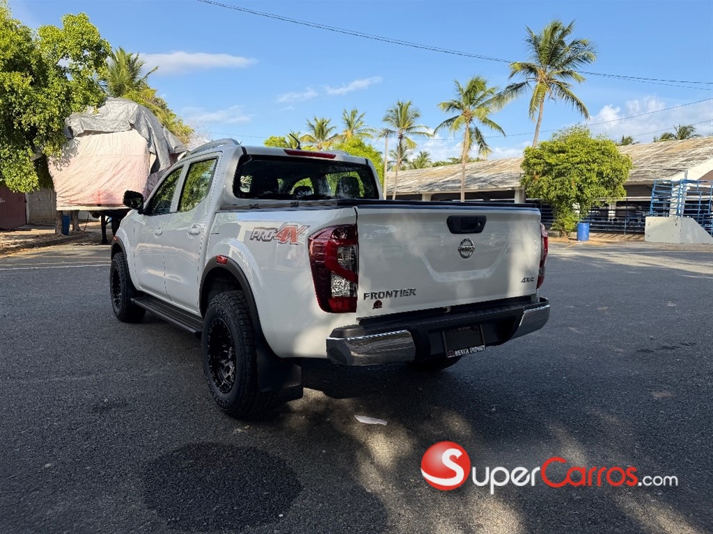 2021 Nissan Frontier — foto 12 / 12