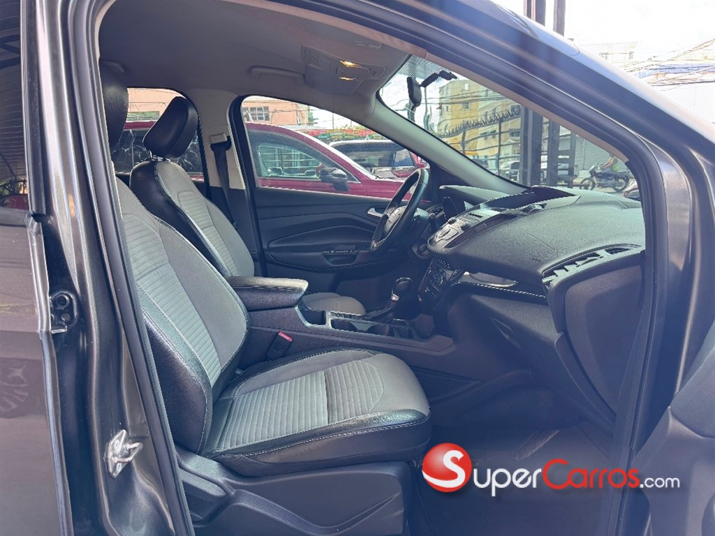 2018 Ford Escape SE — foto 6 / 10