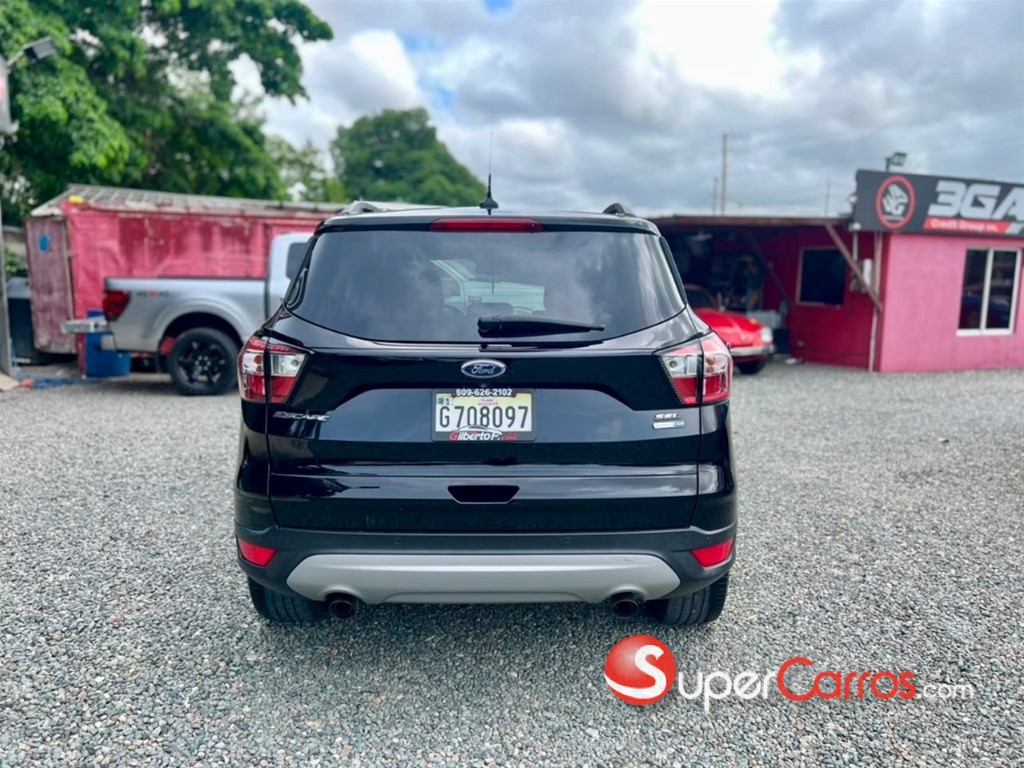 2018 Ford Escape SEL Ecoboost — foto 9 / 12