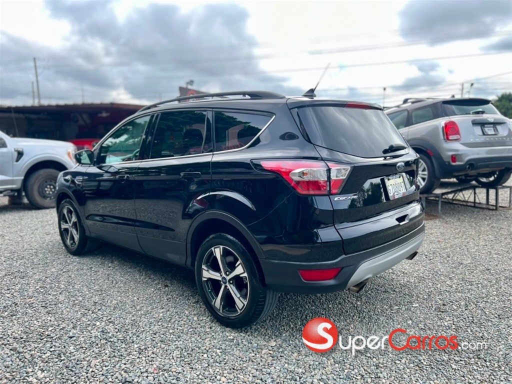 2018 Ford Escape SEL Ecoboost — foto 11 / 12