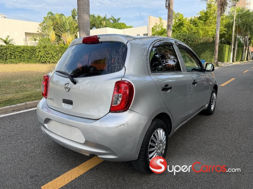 2015 Nissan March — foto 4 / 8