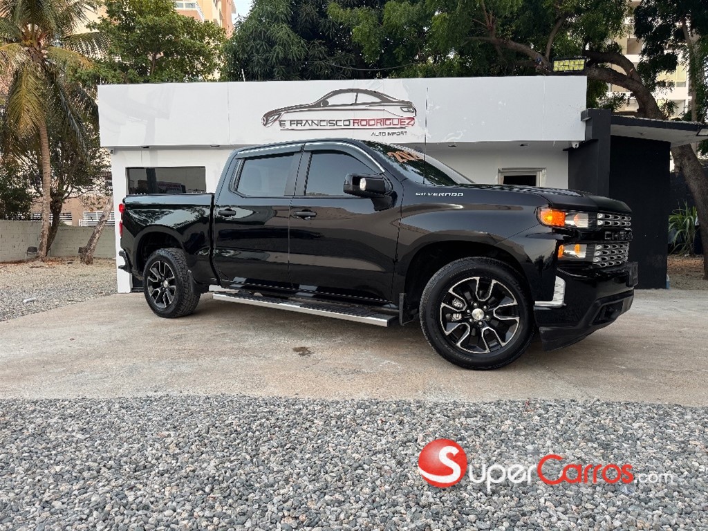 2021 Chevrolet Silverado Custom — foto 3 / 9