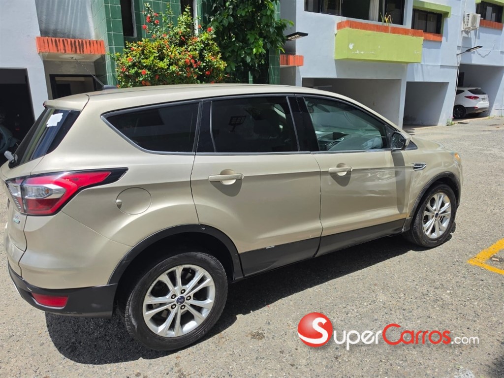 2017 Ford Escape — foto 2 / 5