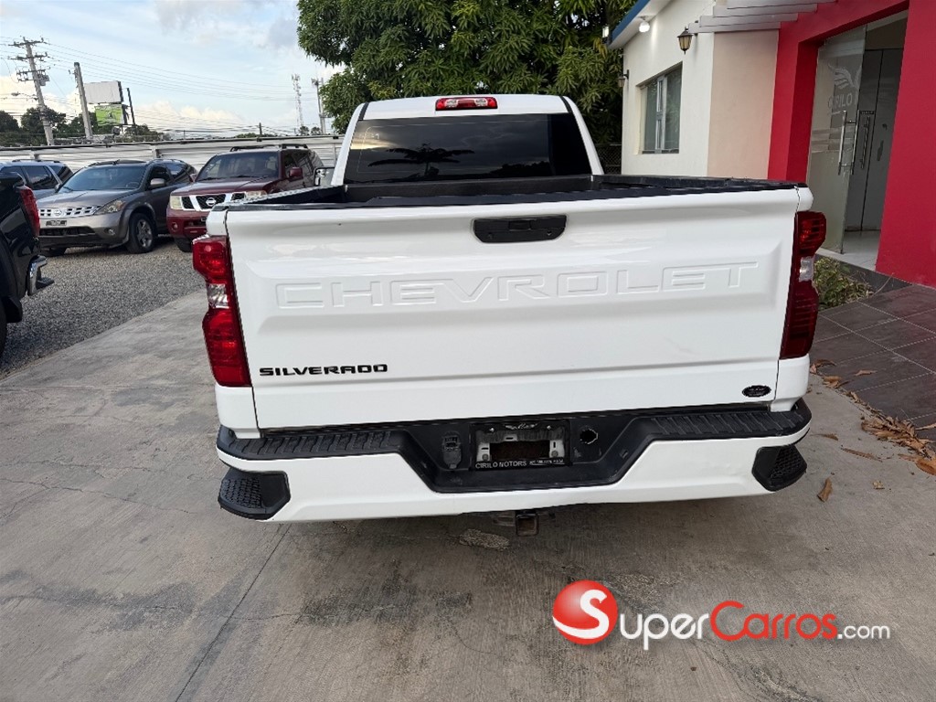 2020 Chevrolet Silverado — foto 2 / 11