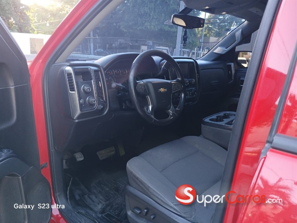 2018 Chevrolet Silverado LT — foto 9 / 10