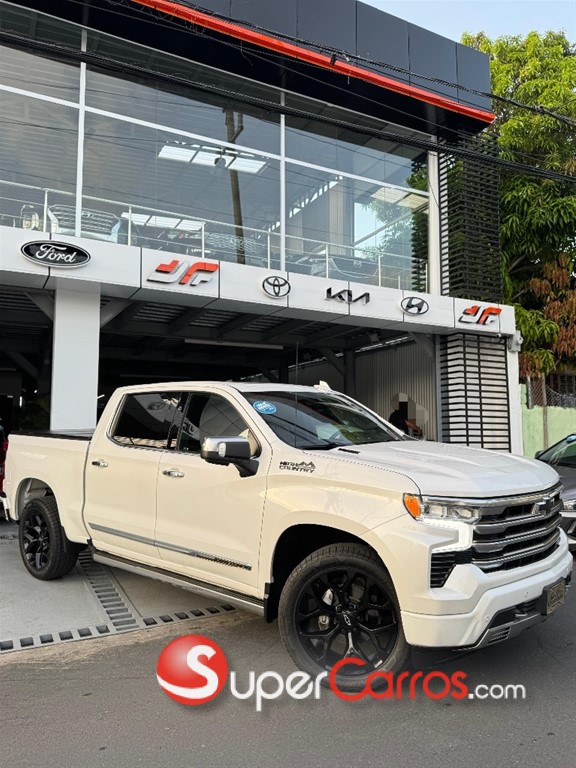 2022 Chevrolet Silverado High Country Duramax — foto 2 / 10