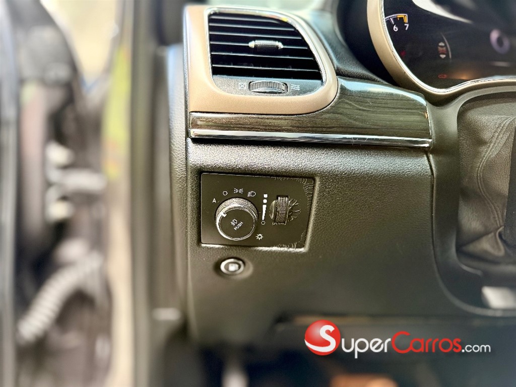 2015 Jeep Grand Cherokee Overland — foto 6 / 12