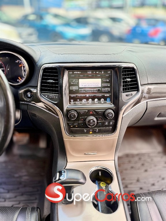 2015 Jeep Grand Cherokee Overland — foto 8 / 12