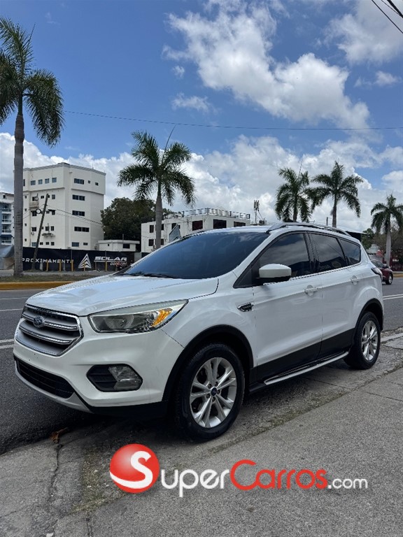 2017 Ford Escape — foto 5 / 10