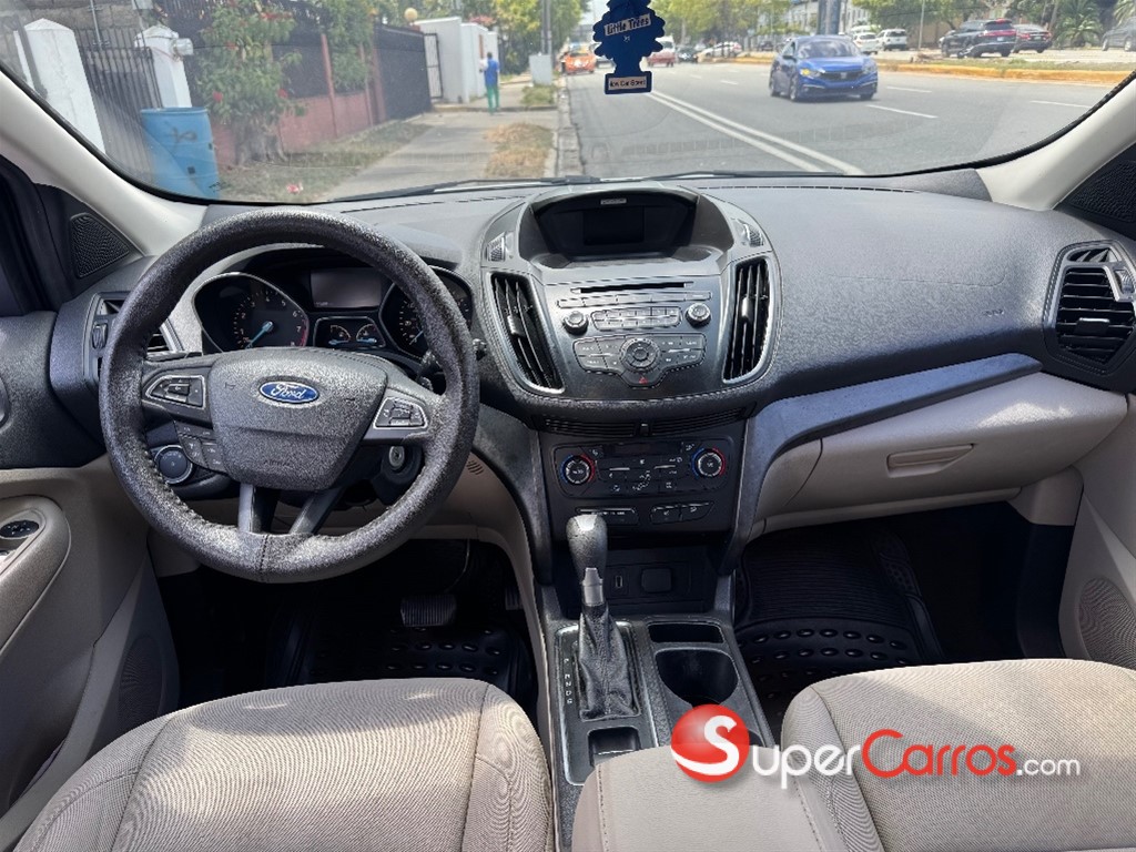 2017 Ford Escape — foto 8 / 10