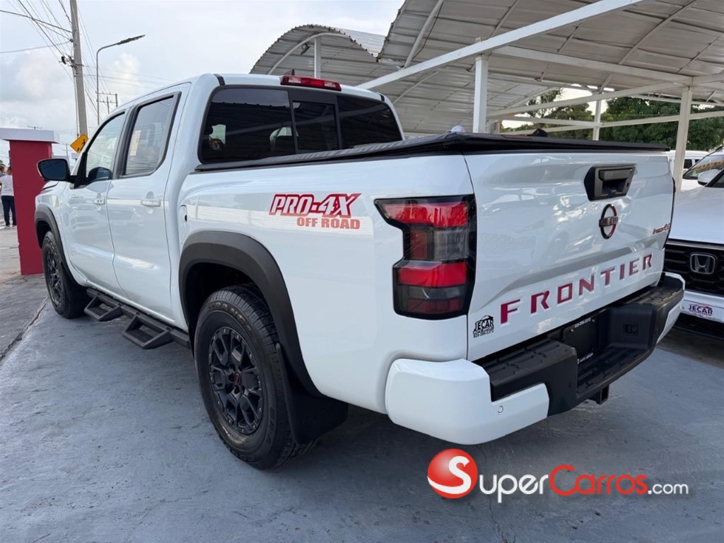 2023 Nissan Frontier Pro-4X — foto 6 / 12