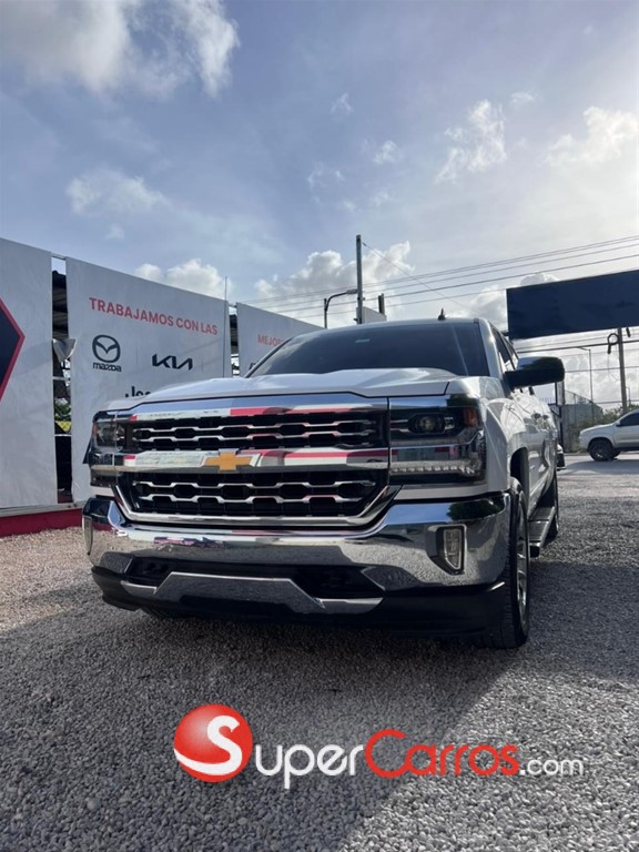 2018 Chevrolet Silverado LTZ — foto 2 / 12