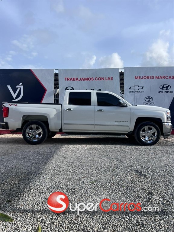 2018 Chevrolet Silverado LTZ — foto 4 / 12