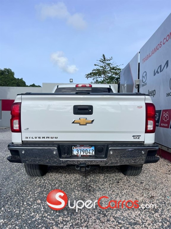 2018 Chevrolet Silverado LTZ — foto 6 / 12