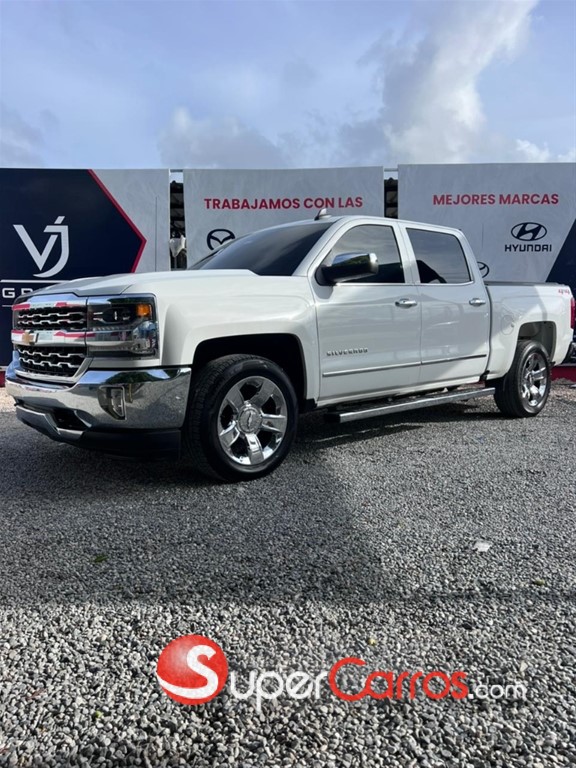 2018 Chevrolet Silverado LTZ — foto 7 / 12