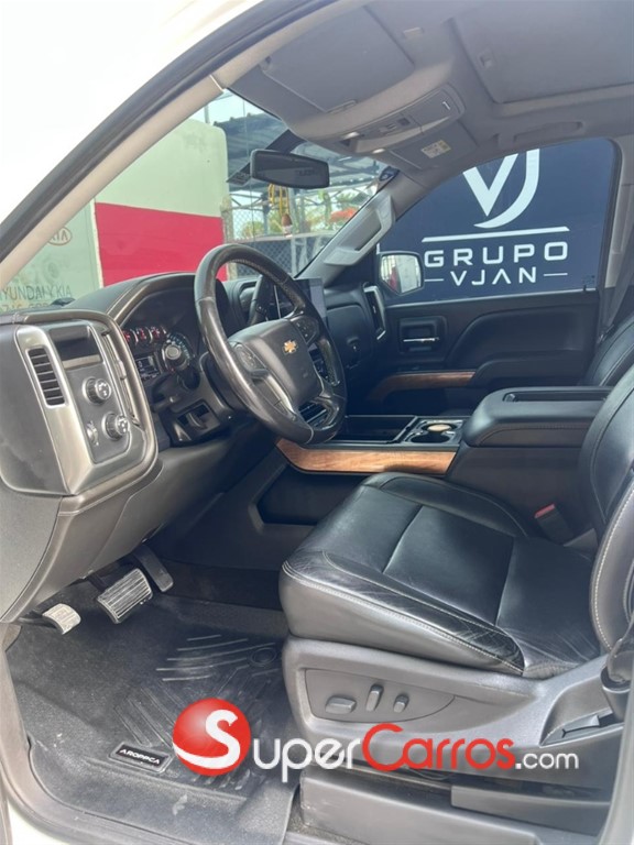 2018 Chevrolet Silverado LTZ — foto 10 / 12