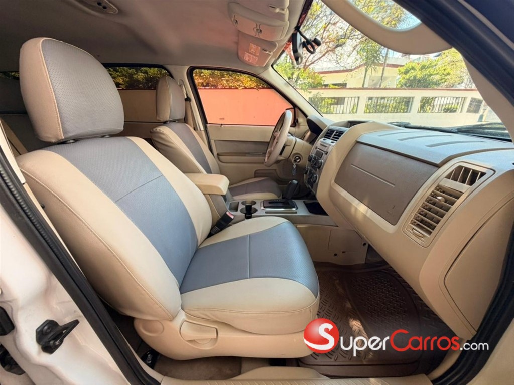 2010 Ford Escape XLT — foto 5 / 12