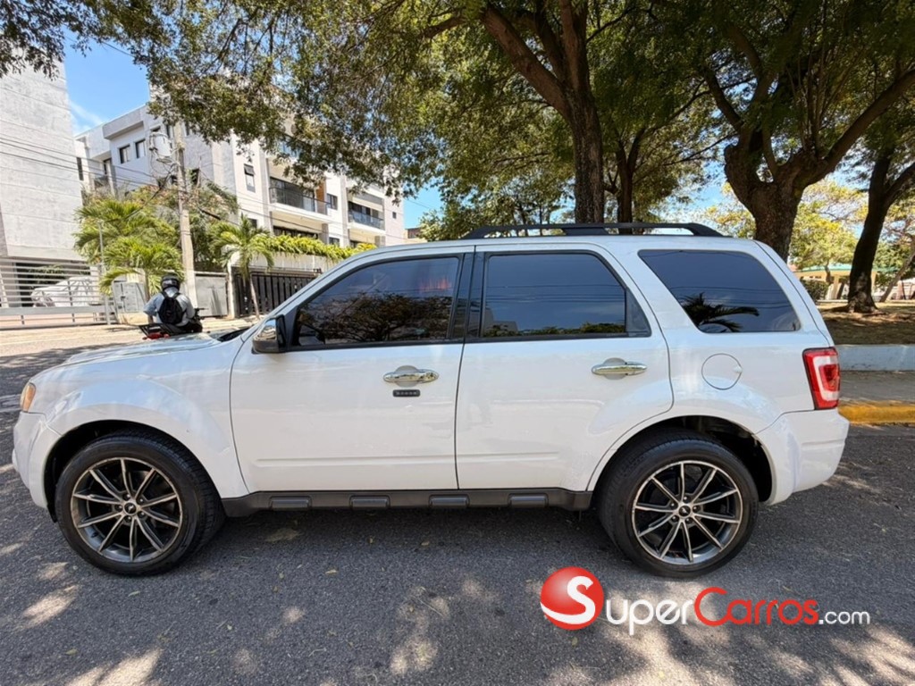 2010 Ford Escape XLT — foto 8 / 12