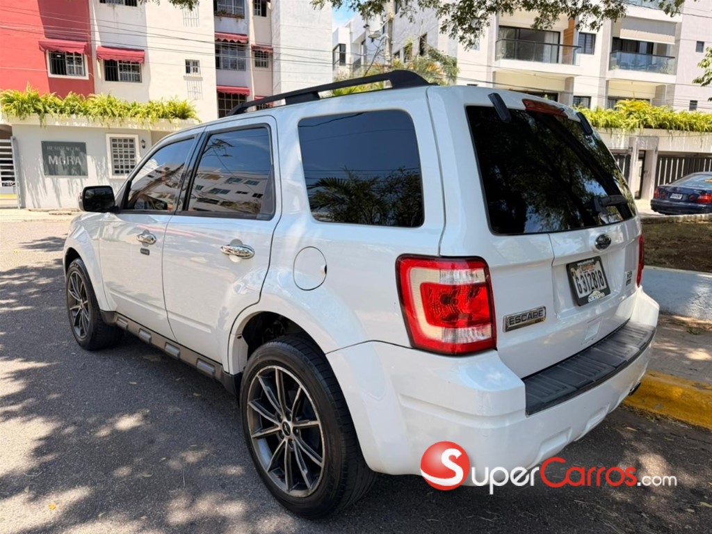2010 Ford Escape XLT — foto 10 / 12