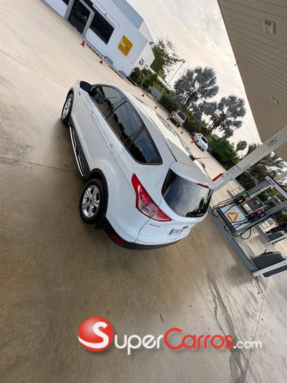 2014 Ford Escape — foto 6 / 12