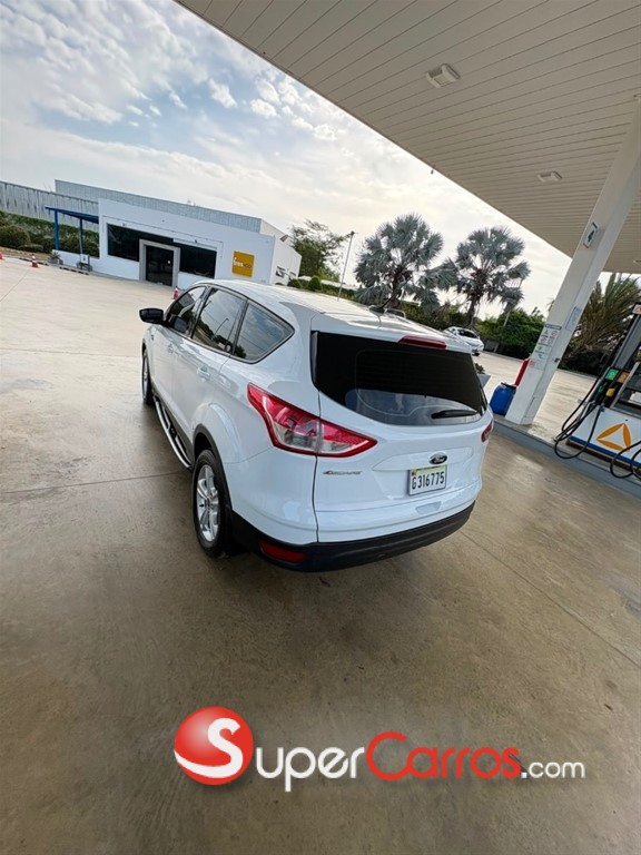2014 Ford Escape — foto 7 / 12