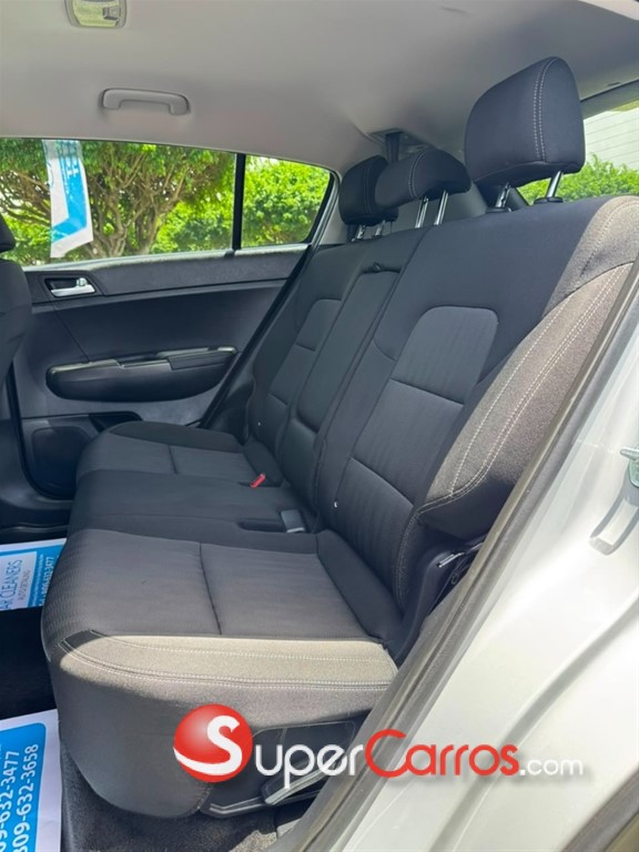 2020 Nissan Kicks — foto 9 / 11