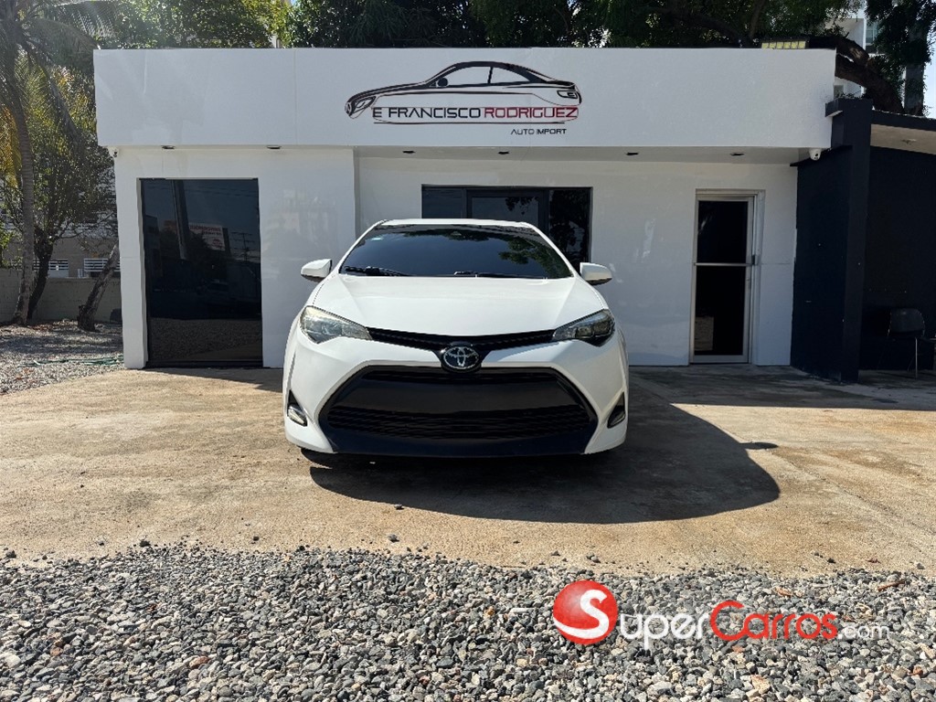 2017 Toyota Corolla LE Plus — foto 2 / 9