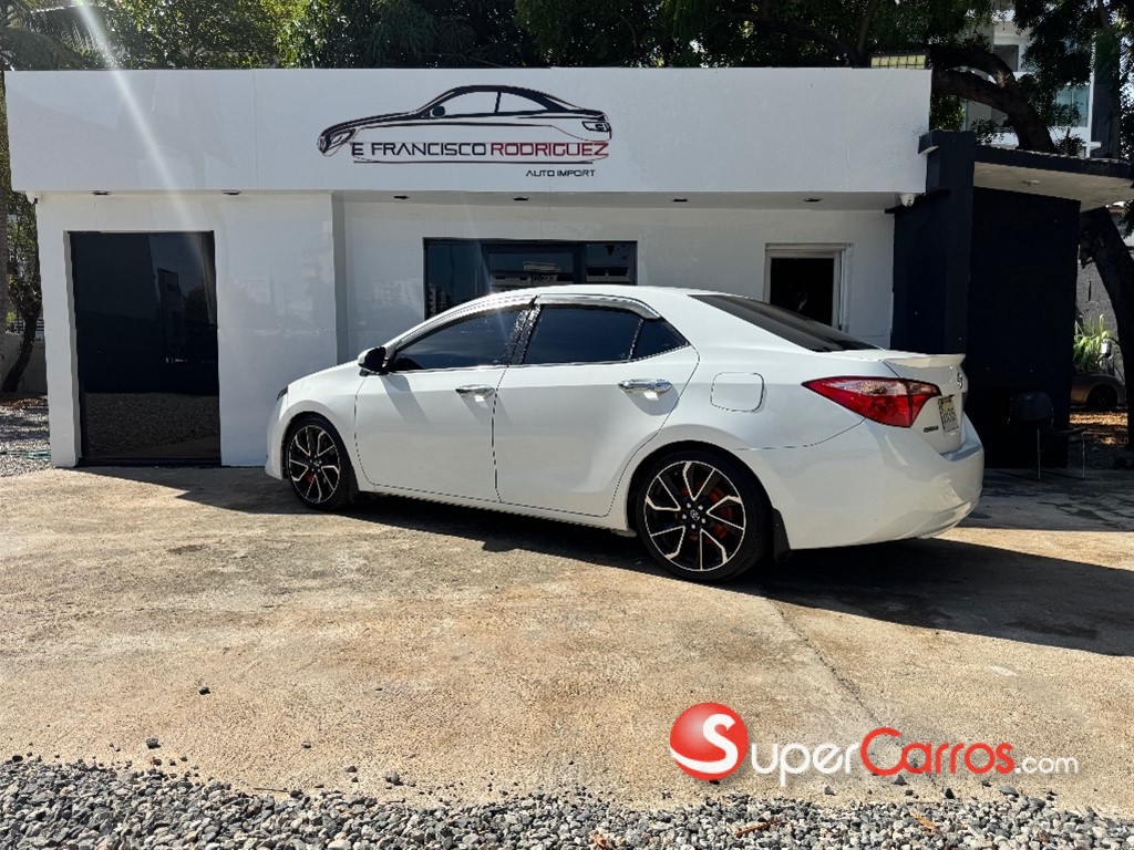 2017 Toyota Corolla LE Plus — foto 6 / 9