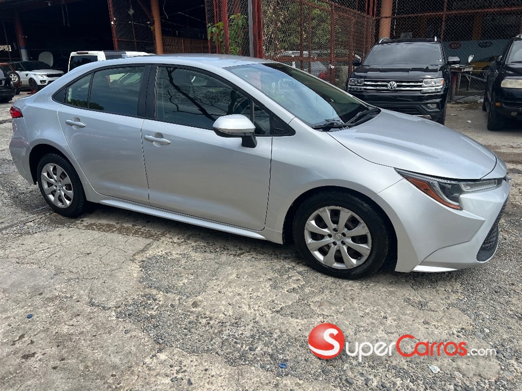 2020 Toyota Corolla LE — foto 3 / 12