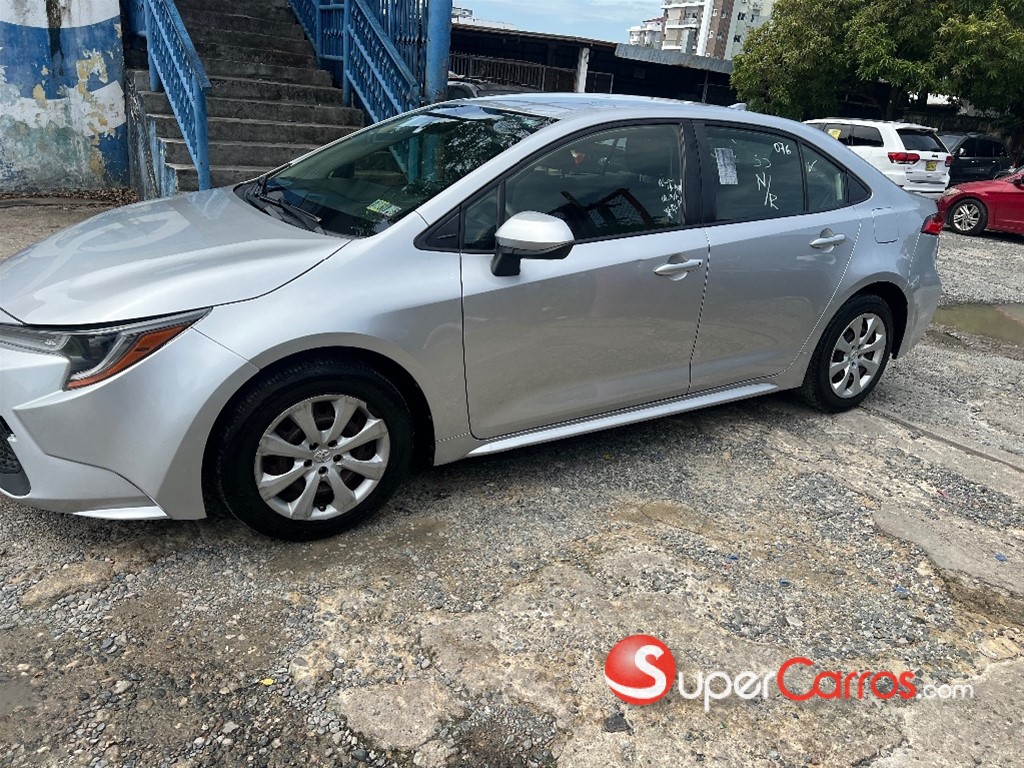 2020 Toyota Corolla LE — foto 9 / 12