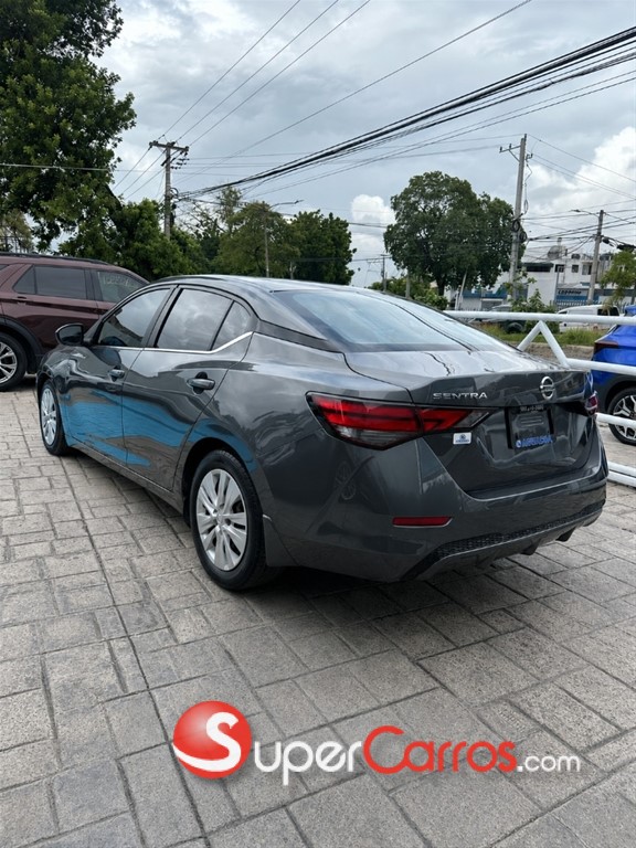 2020 Nissan Sentra SV — foto 10 / 12