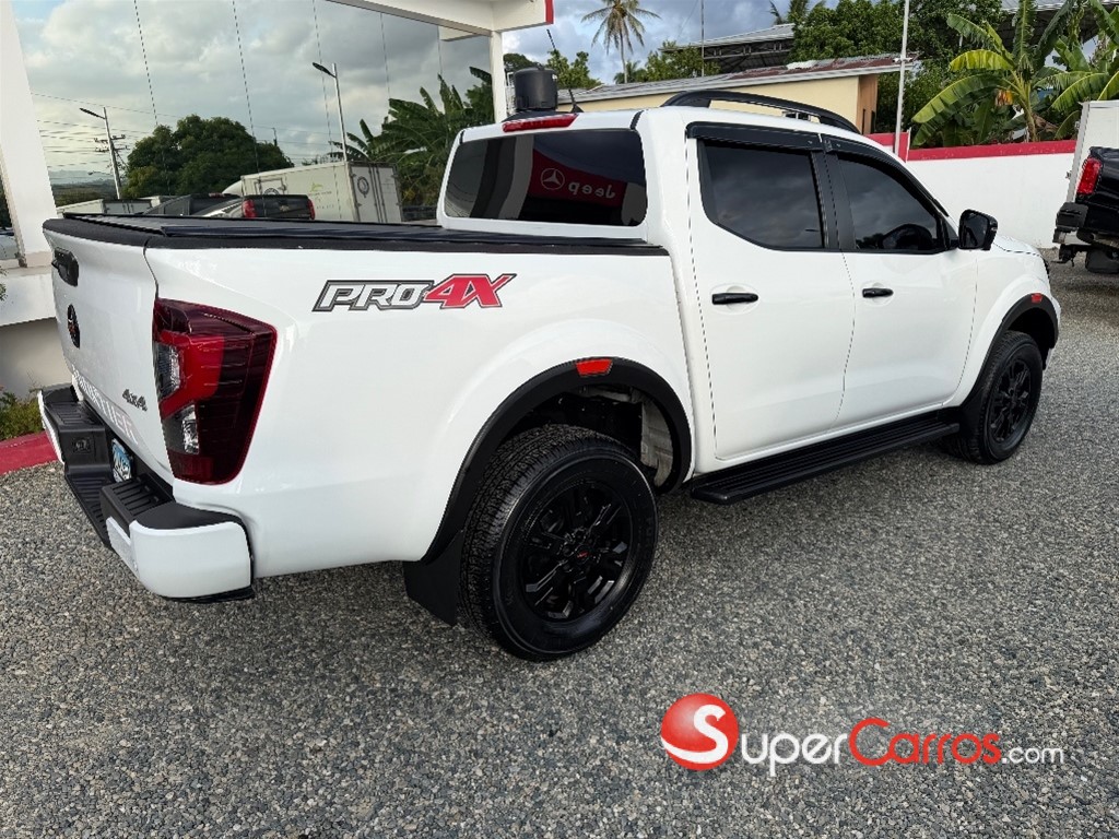 2022 Nissan Frontier Pro-4X — foto 6 / 10