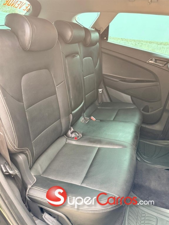 2017 Hyundai Tucson SE — foto 8 / 10