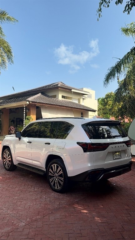 2024 Lexus LX 600 Luxury — foto 3 / 9
