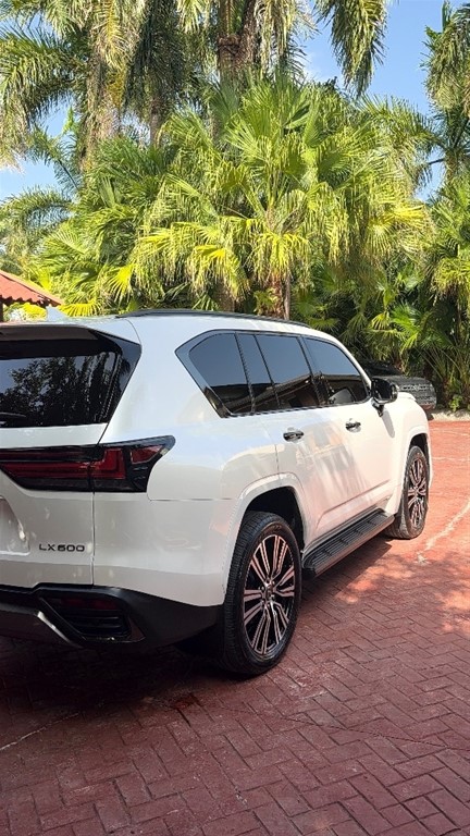 2024 Lexus LX 600 Luxury — foto 6 / 9
