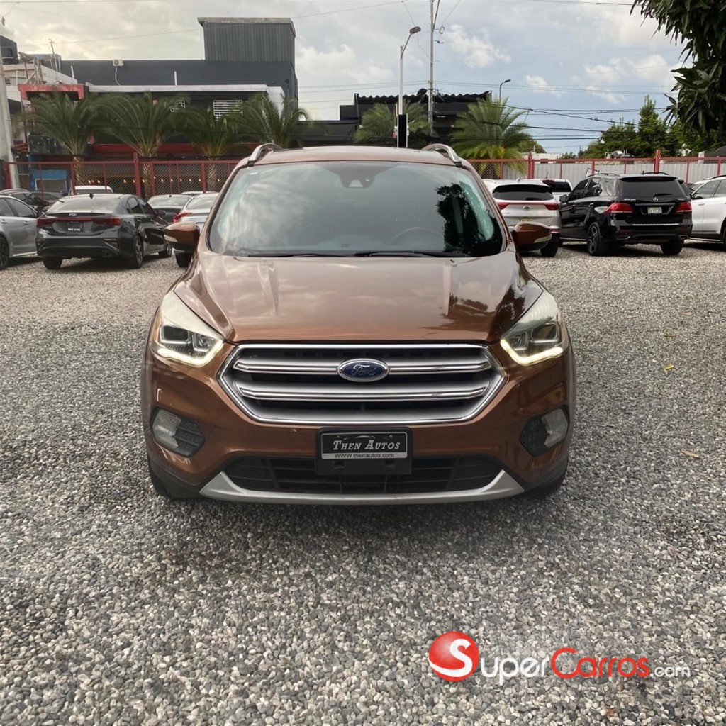 2017 Ford Escape Titanium Ecoboost — foto 2 / 12