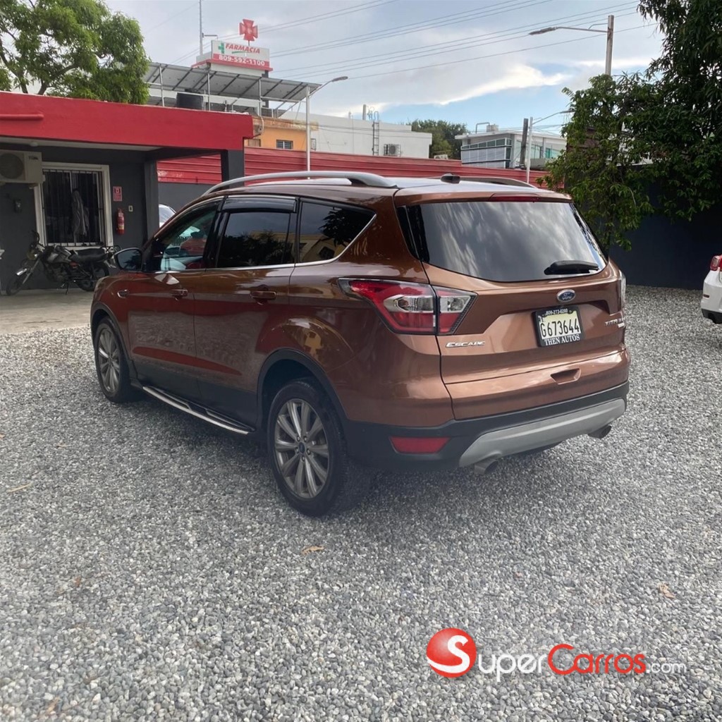 2017 Ford Escape Titanium Ecoboost — foto 4 / 12