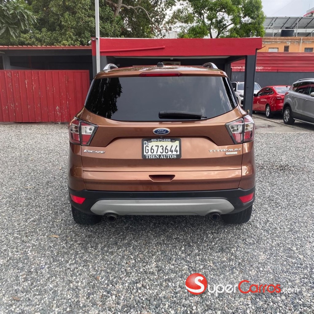 2017 Ford Escape Titanium Ecoboost — foto 5 / 12