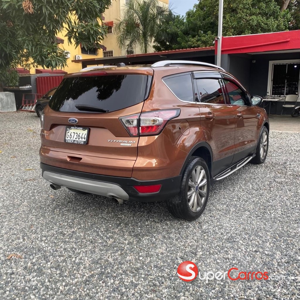 2017 Ford Escape Titanium Ecoboost — foto 6 / 12