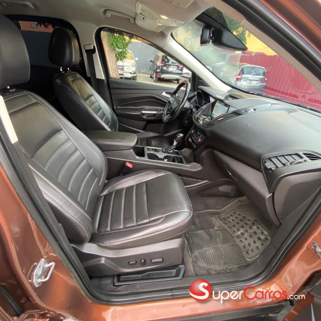 2017 Ford Escape Titanium Ecoboost — foto 9 / 12