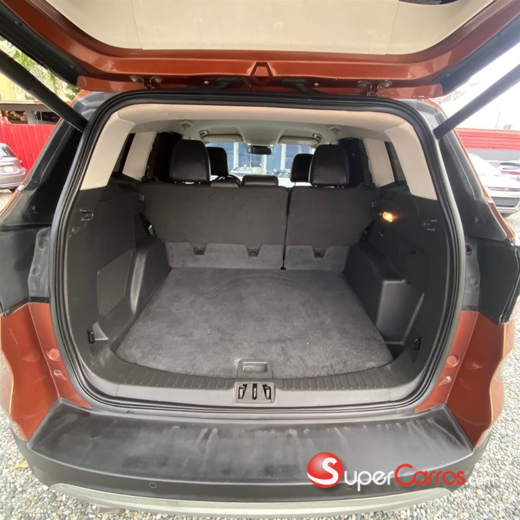 2017 Ford Escape Titanium Ecoboost — foto 11 / 12