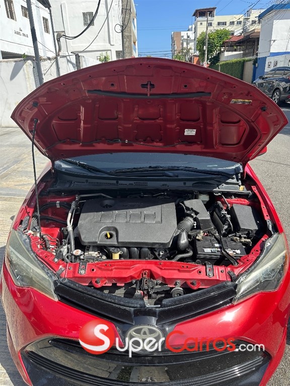 2018 Toyota Corolla LE Plus — foto 2 / 11