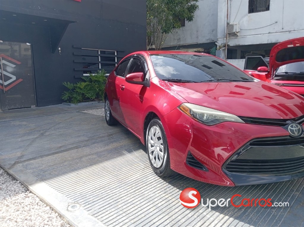 2018 Toyota Corolla LE Plus — foto 4 / 11