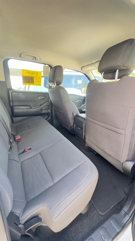 2022 Nissan Frontier SV — foto 10 / 12