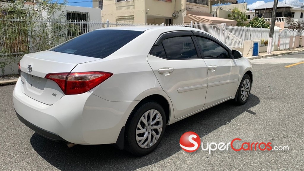 2018 Toyota Corolla LE — foto 3 / 12