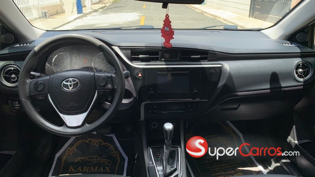 2018 Toyota Corolla LE — foto 9 / 12