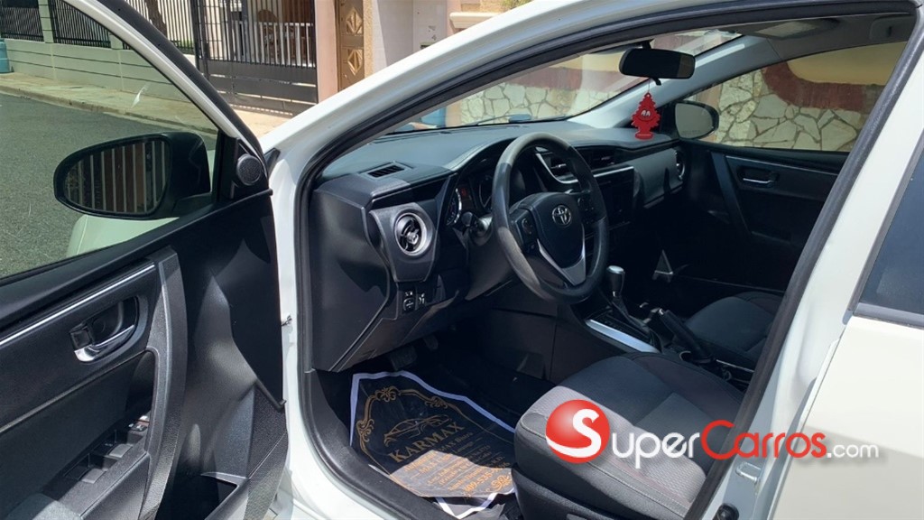 2018 Toyota Corolla LE — foto 10 / 12