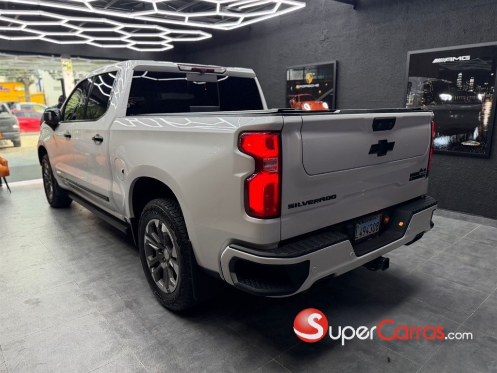 2024 Chevrolet Silverado High Country Duramax — foto 4 / 12