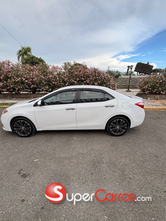 2015 Toyota Corolla S Plus — foto 6 / 9