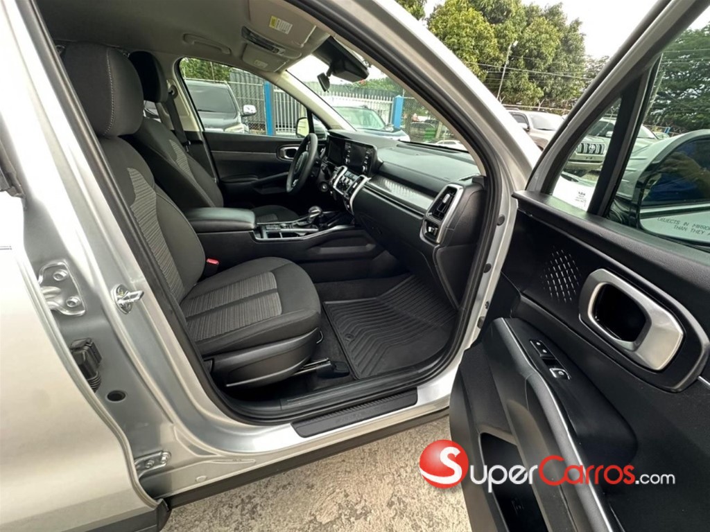 2022 Kia Sorento LX — foto 4 / 12